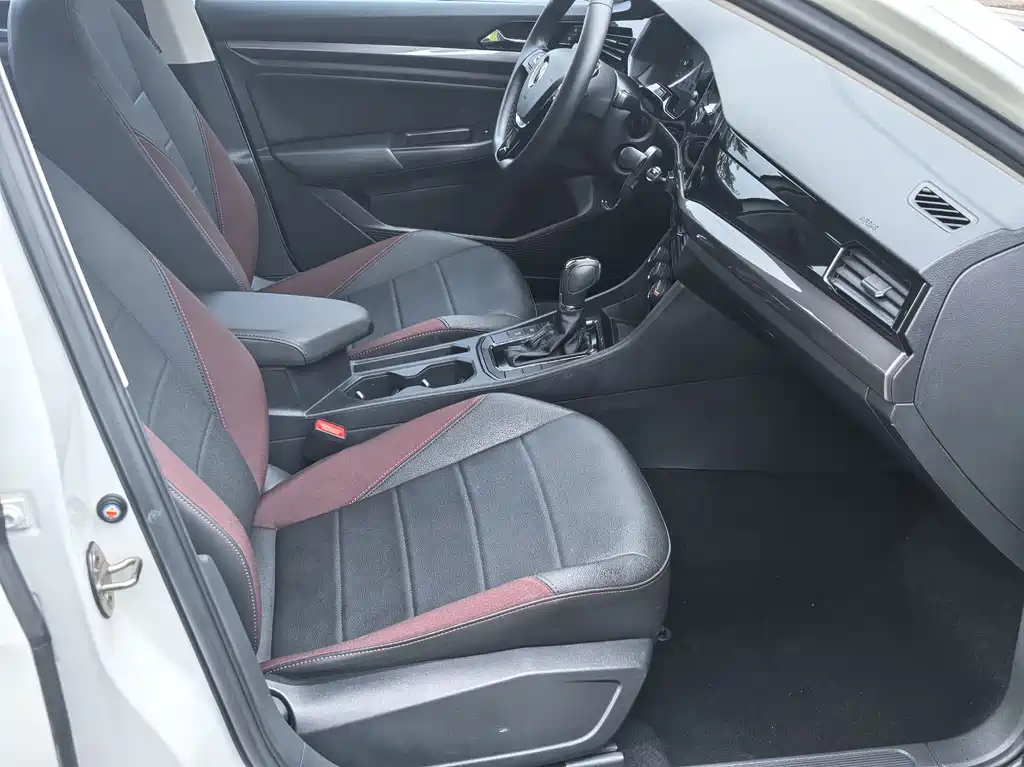 Bora 2021 1.5L automatic comfort intelligent connected version купить на сайте DeffCars