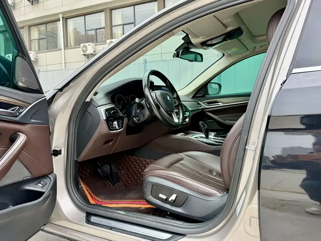 BMW 5 Series 2019 530Li Leading Luxury Package купить на сайте DeffCars