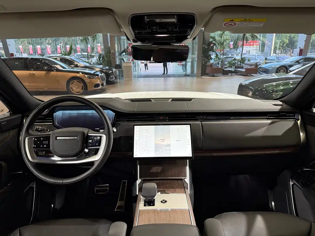 Range Rover 2024 3.0 L6 400PS Extended Edition купить на сайте DeffCars