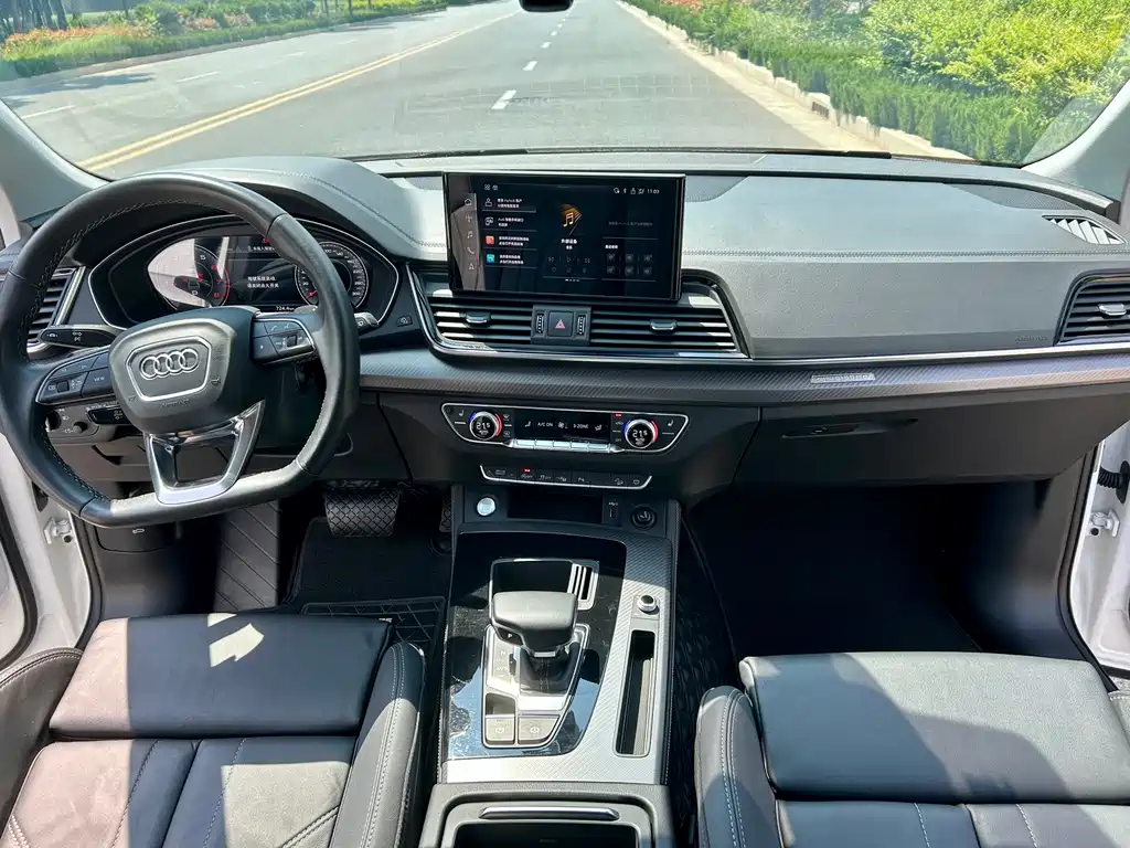 Audi Q5L 2021 40 TFSI luxury and dynamic model купить на сайте DeffCars