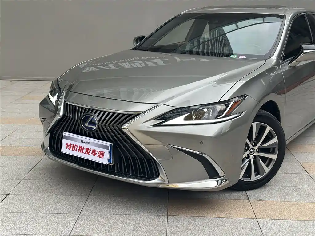 Lexus ES 2020 300h Excellence Edition купить на сайте DeffCars