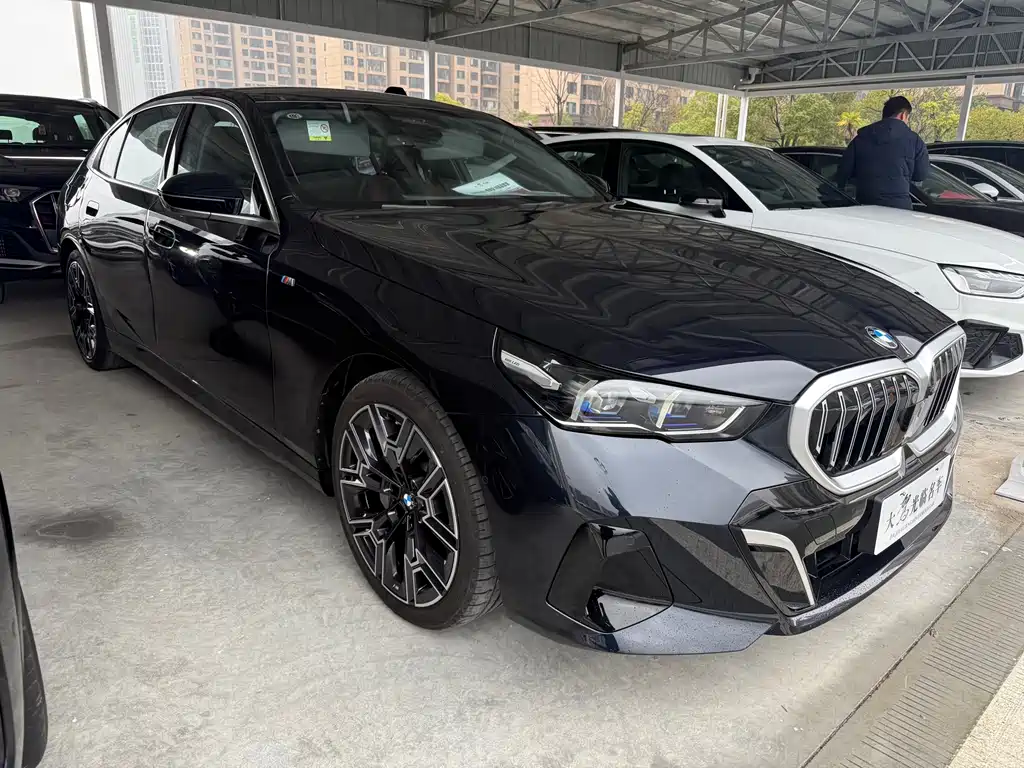 BMW 5 Series 2024 530Li Exclusive M Sports Package купить на сайте DeffCars