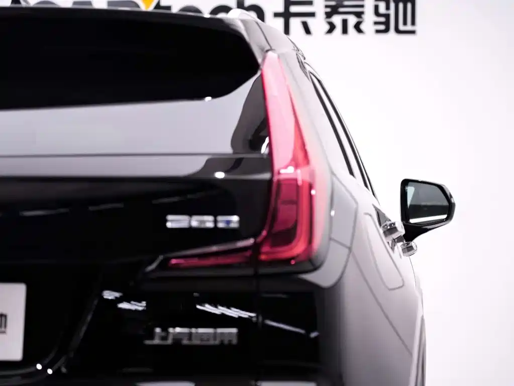 Cadillac XT4 2022 28T two-wheel drive fashion model купить на сайте DeffCars