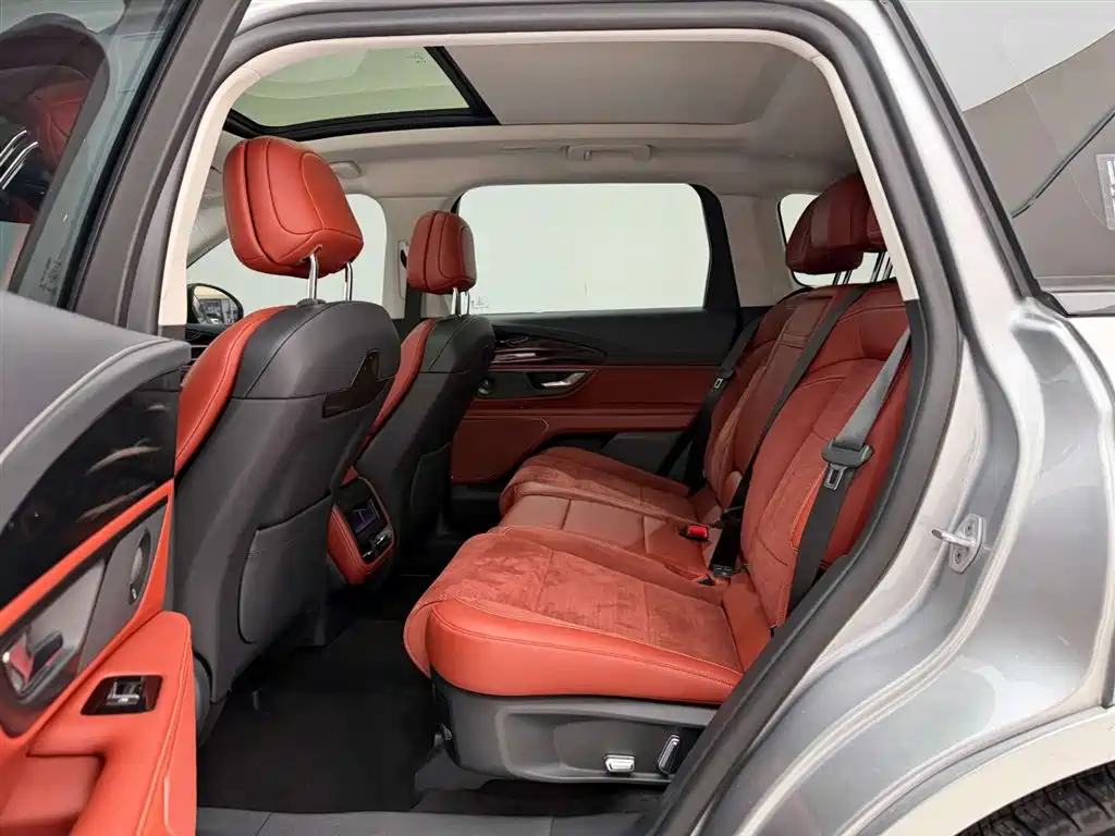 Voyager 2023 2.0T four-wheel drive Zunrui hybrid version купить на сайте DeffCars