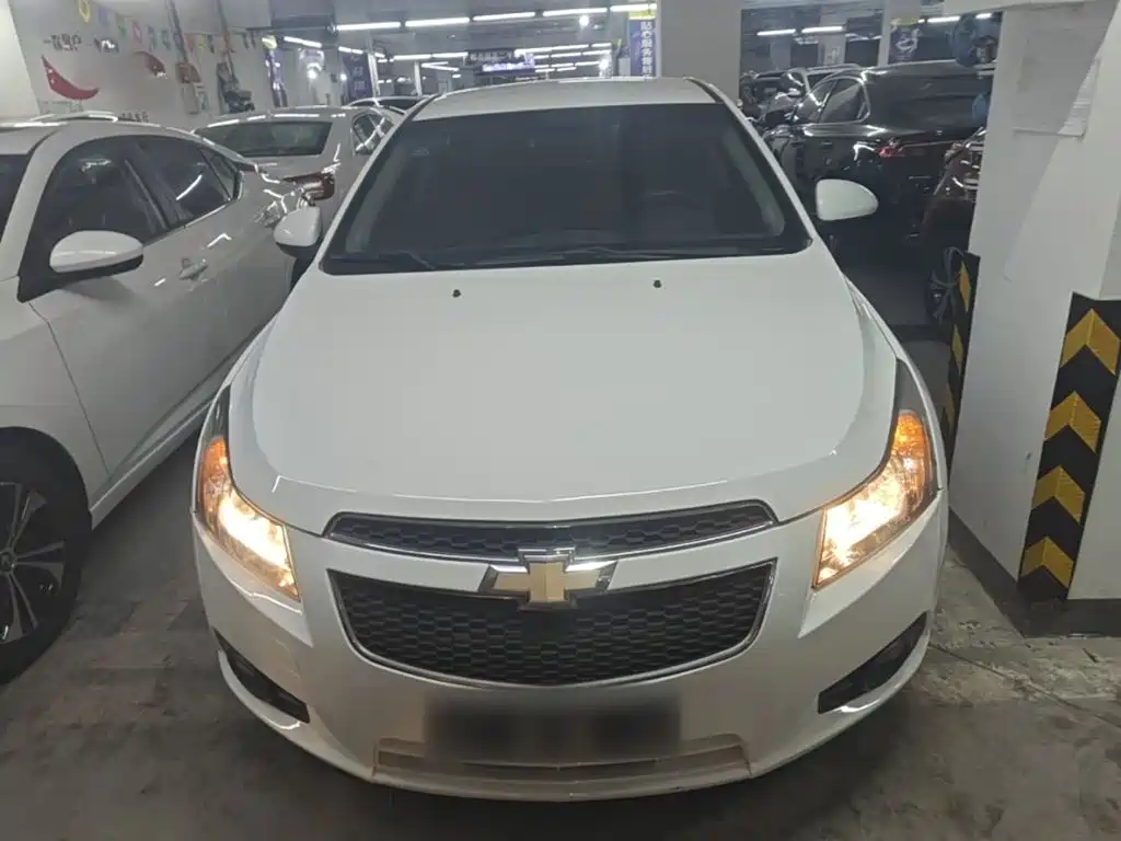 Cruze 2015 hatchback 1.6L automatic comfort version купить на сайте DeffCars
