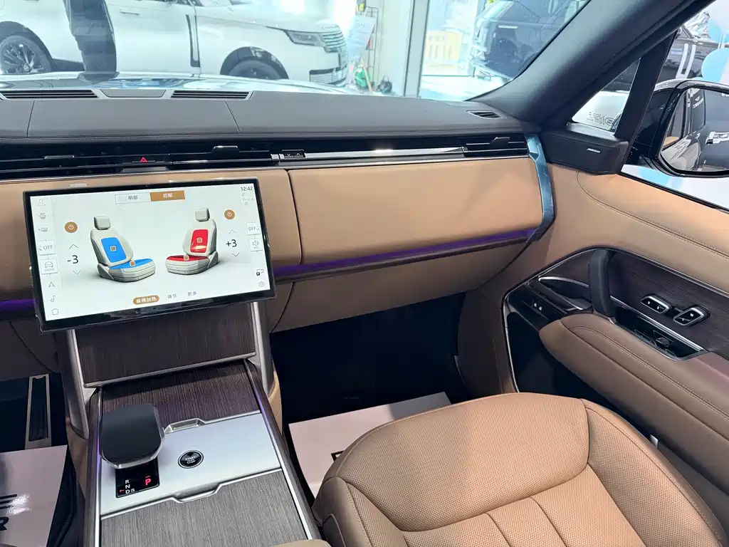 Range Rover 2026 3.0 L6 400PS SE long axis version купить на сайте DeffCars