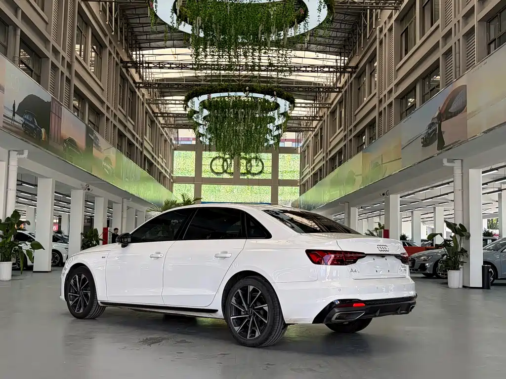 Audi A4L 2023 40 TFSI luxury and dynamic model купить на сайте DeffCars
