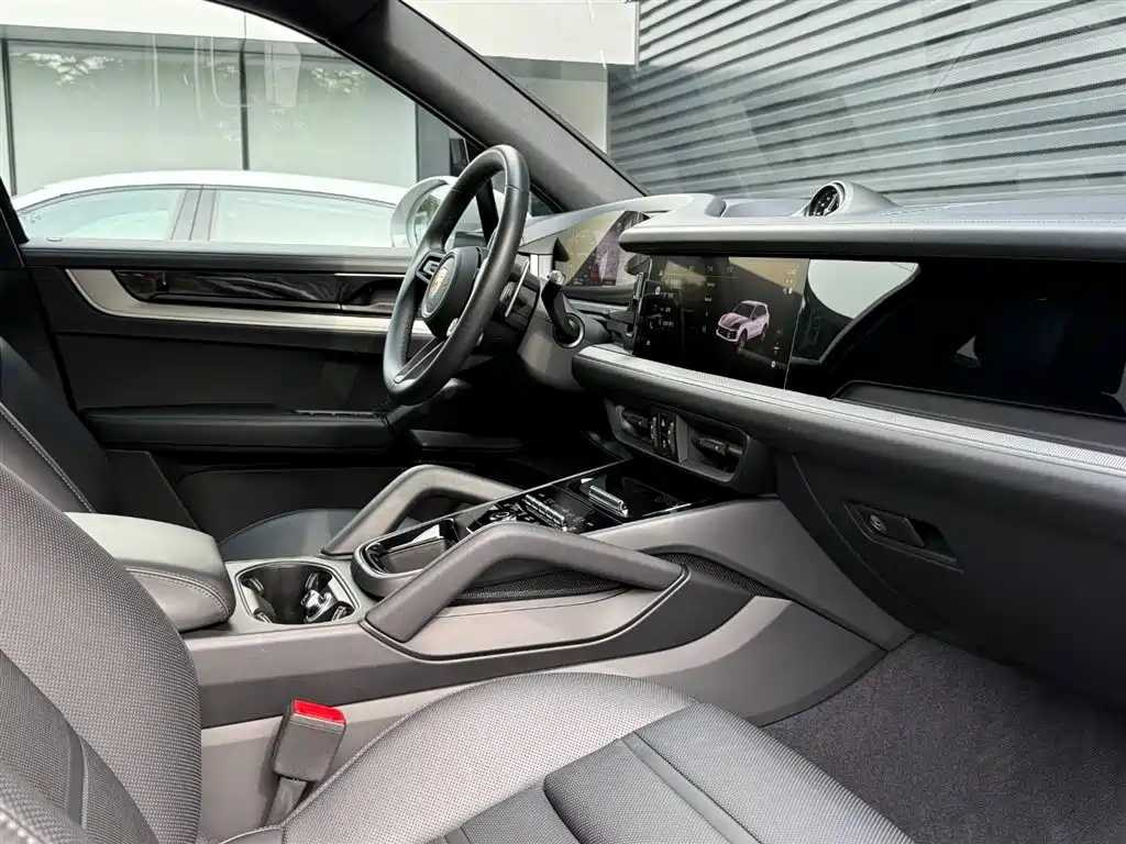 Cayenne 2025 Cayenne 3.0T Dream Edition купить на сайте DeffCars