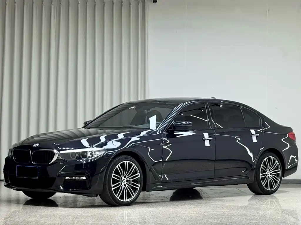 BMW 5 Series 2018 530Li Leading M Sports Package купить на сайте DeffCars