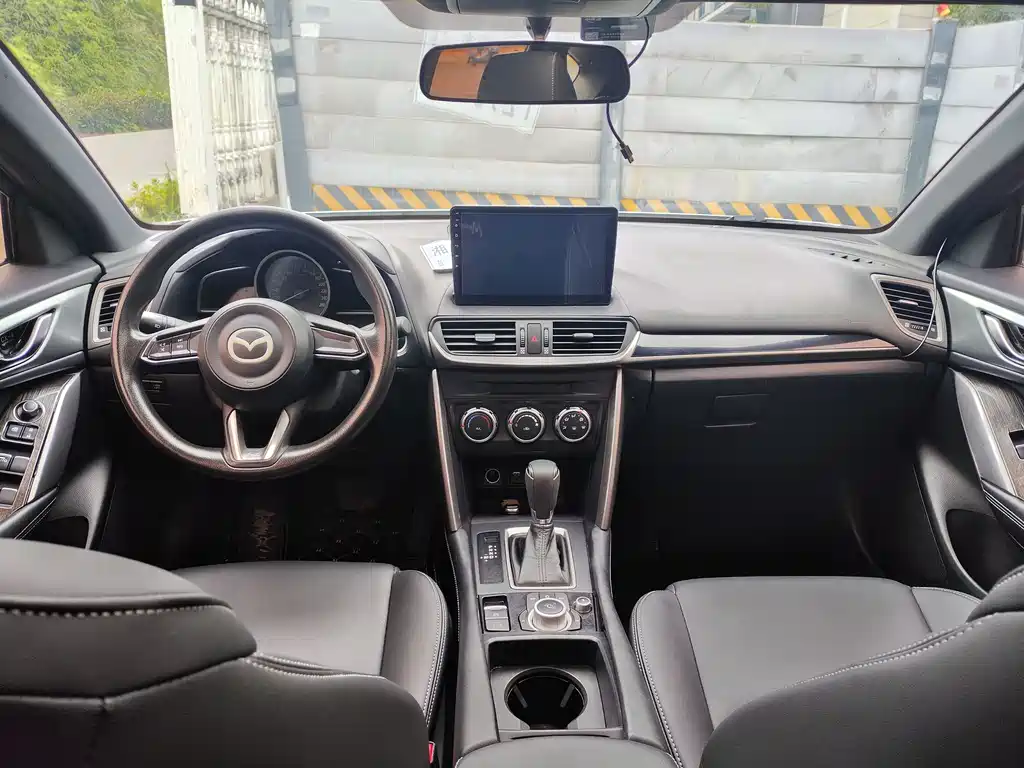 Mazda CX-4 2018 2.0L automatic two-wheel drive Blue Sky Vibrant Edition National V купить на сайте DeffCars