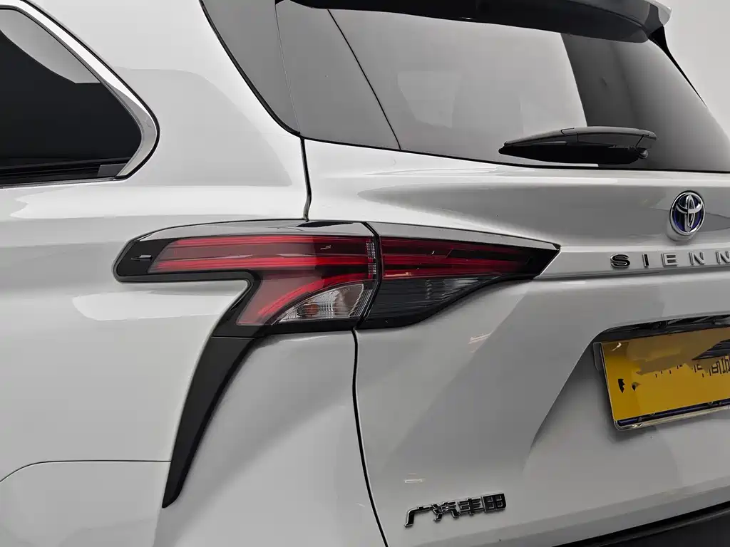 SIENNA 2021 2.5L Hybrid Platinum Edition купить на сайте DeffCars