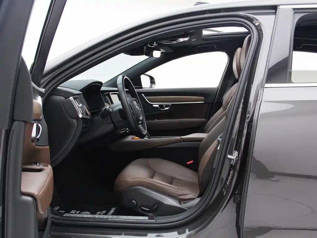 Volvo S90 2021 B5 Zhiyi Luxury Edition купить на сайте DeffCars