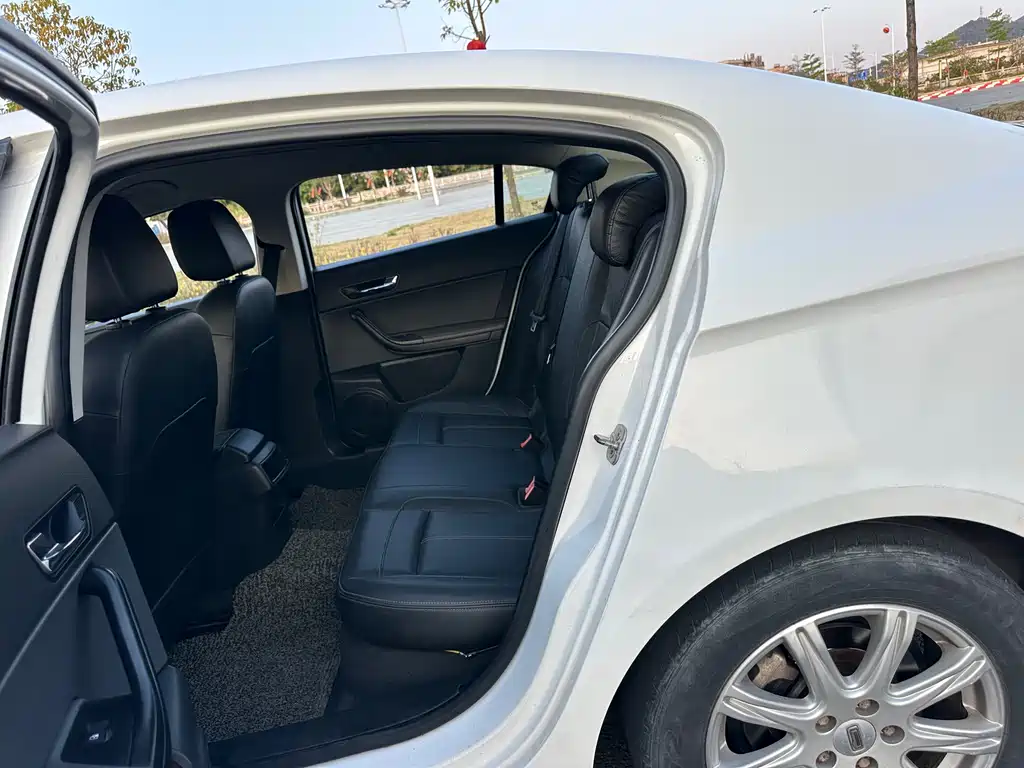 Qoros 3 2018 Sedan 1.6L Automatic Leading Type купить на сайте DeffCars