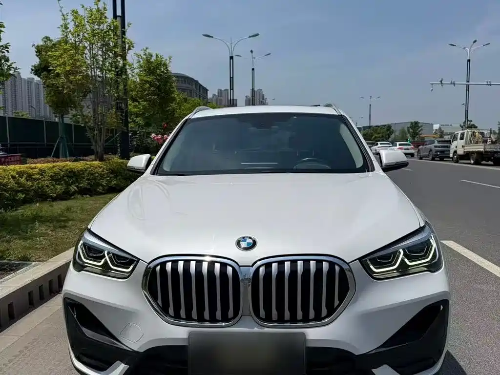 BMW X1 2022 sDrive25Li Leading Model купить на сайте DeffCars
