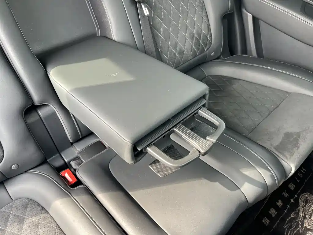 Hongqi HS7 2021 3.0T automatic four-wheel drive Zhilian Qichang Edition купить на сайте DeffCars