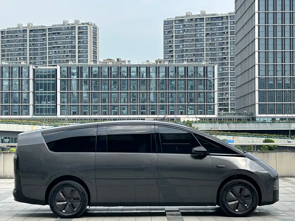 Ideal MEGA 2025 Home Family Special Edition купить на сайте DeffCars