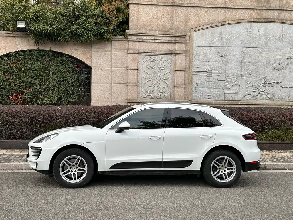 Macan 2017 Macan 2.0T купить на сайте DeffCars