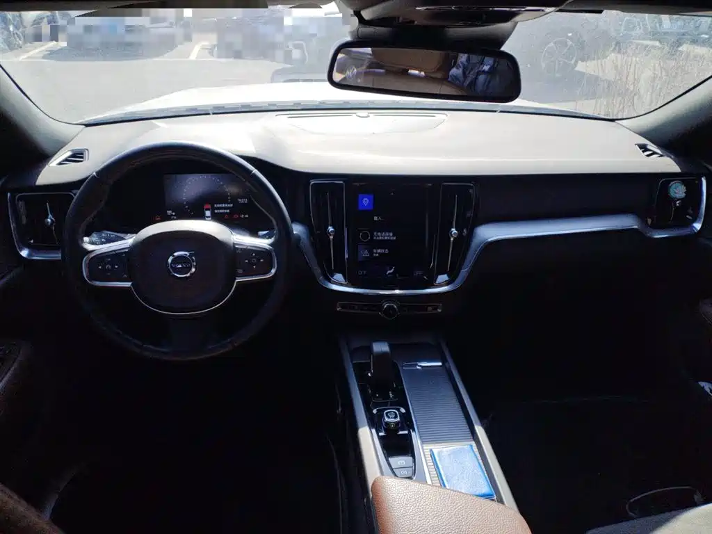 Volvo S60 2022 B4 Zhiyi Luxury Edition купить на сайте DeffCars