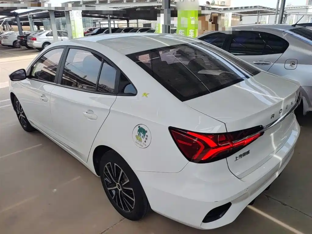 Roewe i5 2021 1.5L manual platinum version купить на сайте DeffCars