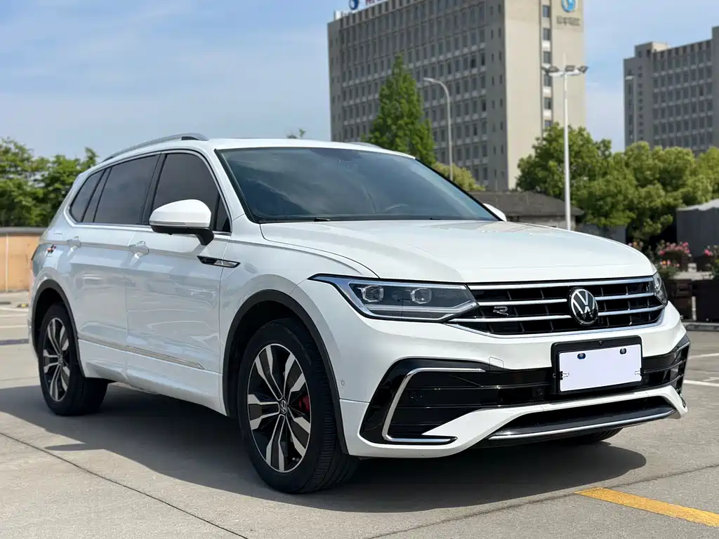 Tiguan L 2024 Outstanding Model 330TSI Automatic Two-wheel Drive R-Line Longyao Edition купить на сайте DeffCars