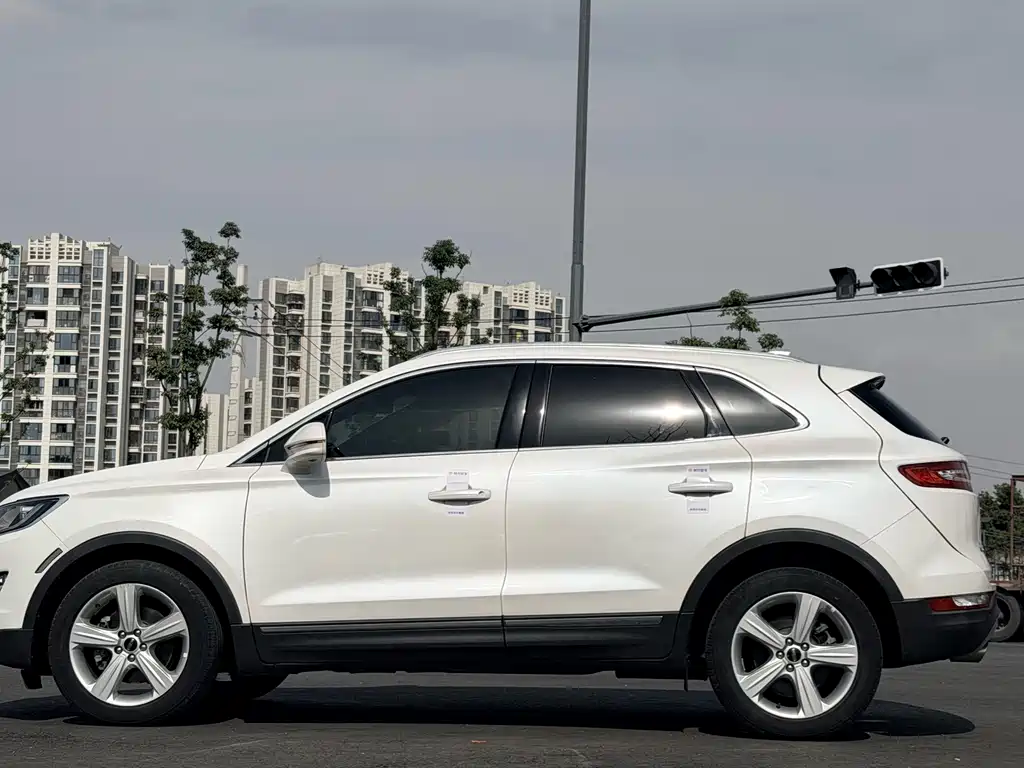 Lincoln MKC 2017 2.0T 2WD Exclusive Edition купить на сайте DeffCars