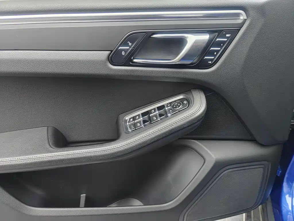 Macan 2017 Macan 2.0T купить на сайте DeffCars