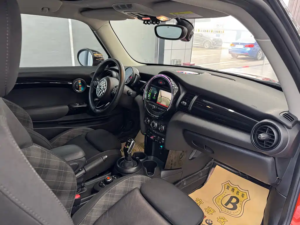 MINI 2018 1.5T COOPER Classic купить на сайте DeffCars