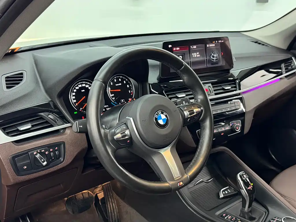 BMW X1 2022 sDrive25Li Leading Model купить на сайте DeffCars