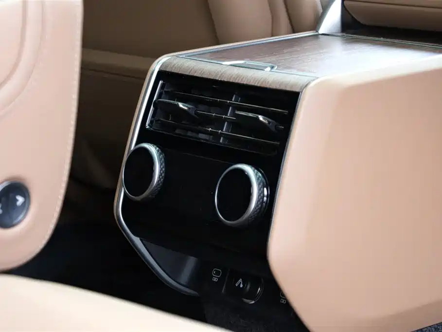 Range Rover 2024 3.0 L6 400PS Model Extended Edition купить на сайте DeffCars