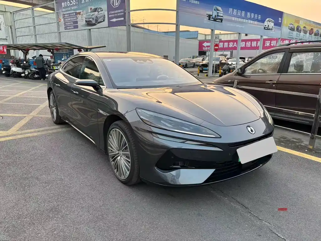 Denza Z9 2024 1100km four-wheel drive Ultra version купить на сайте DeffCars