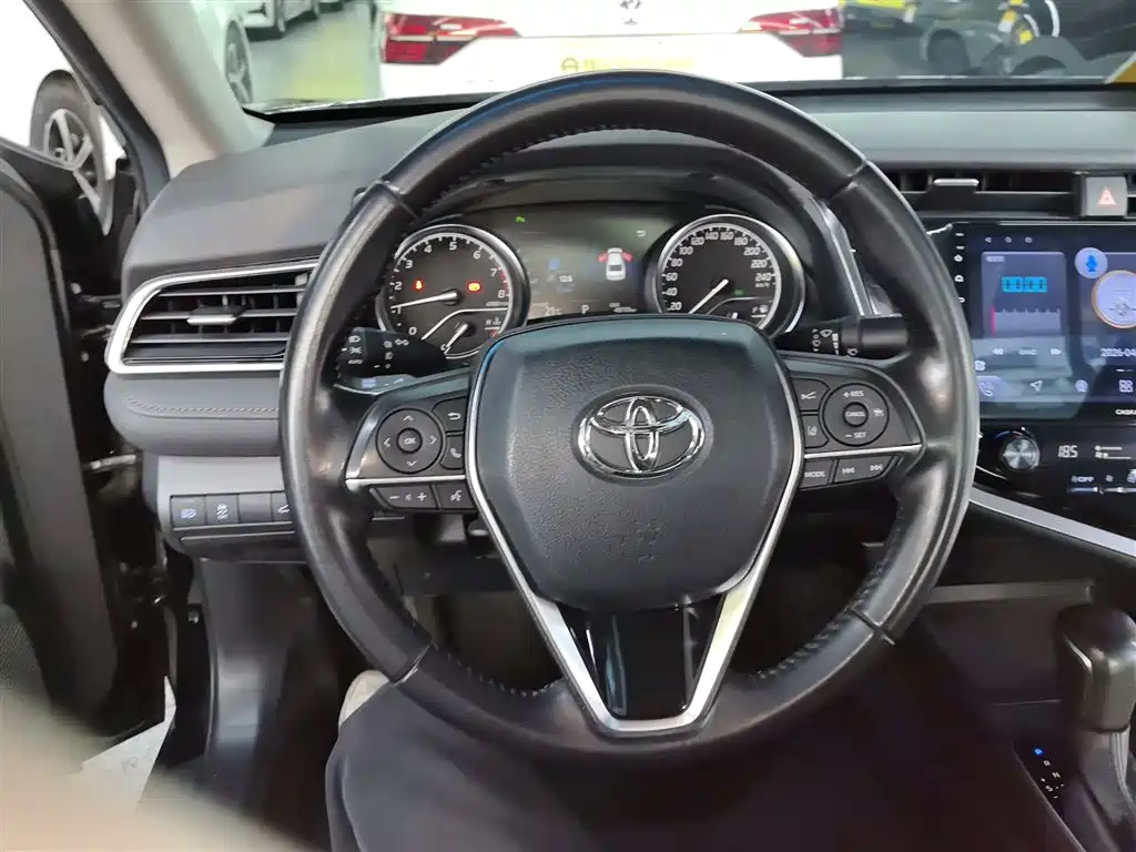 Camry 2018 2.0G Deluxe Edition купить на сайте DeffCars