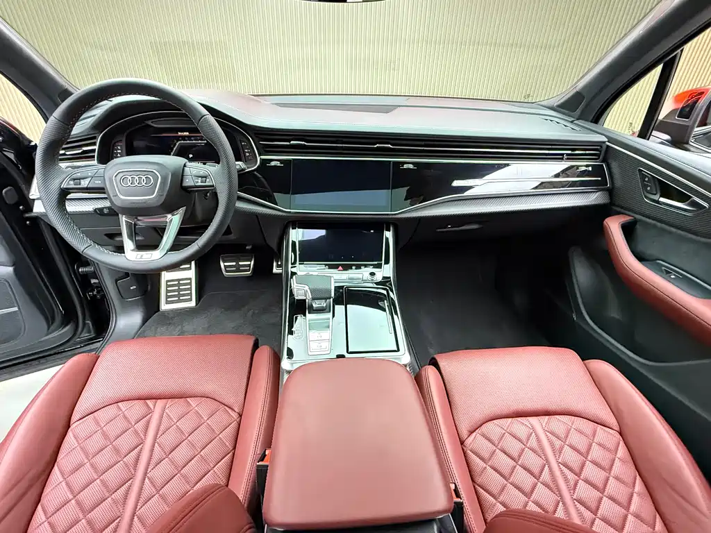 Audi SQ7 2024 4.0 TFSI купить на сайте DeffCars