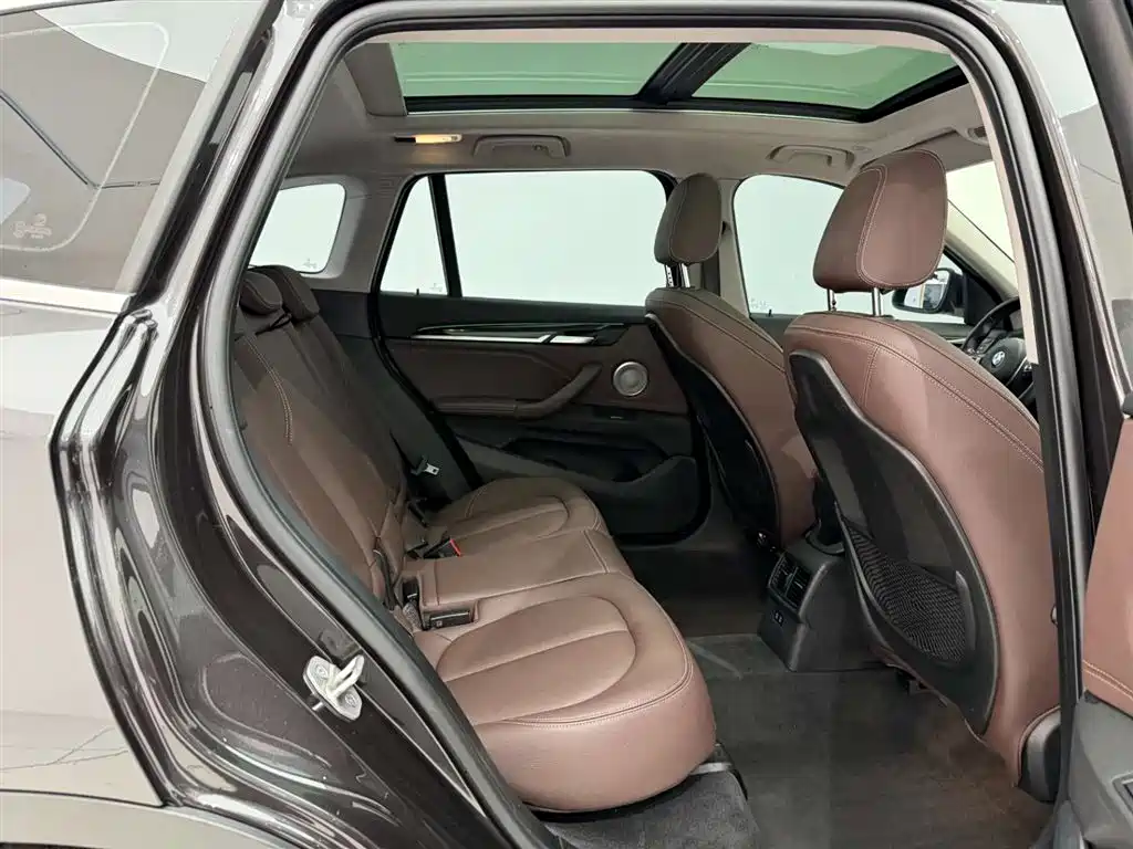 BMW X1 2021 facelift xDrive25Li exclusive model купить на сайте DeffCars
