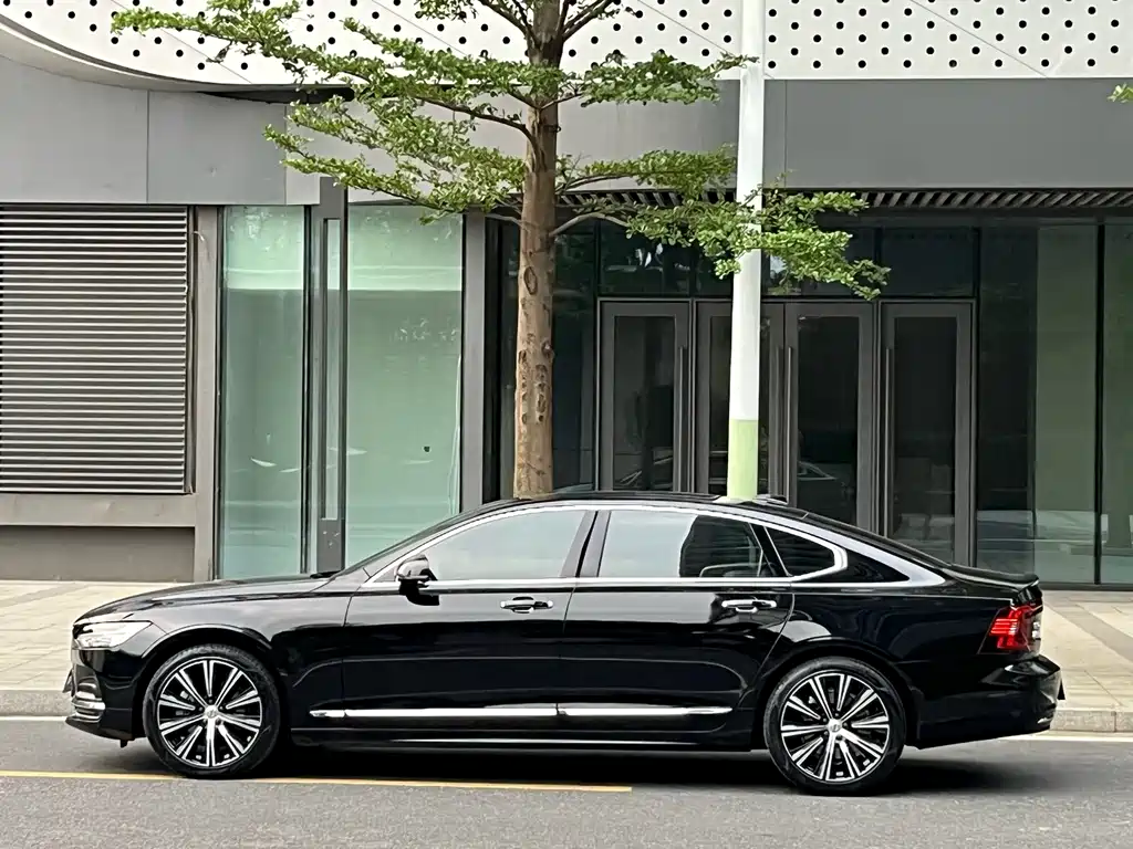 Volvo S90 2022 B5 Zhiyuan Luxury Edition купить на сайте DeffCars