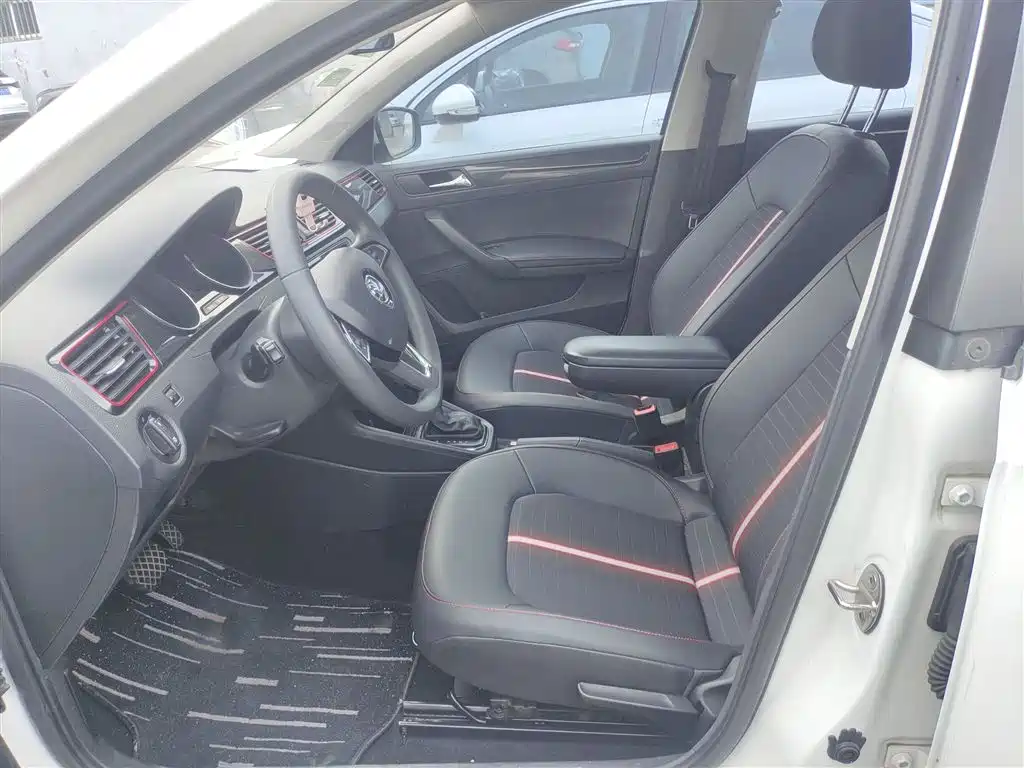 Xindong 2020 1.5L automatic comfort version купить на сайте DeffCars