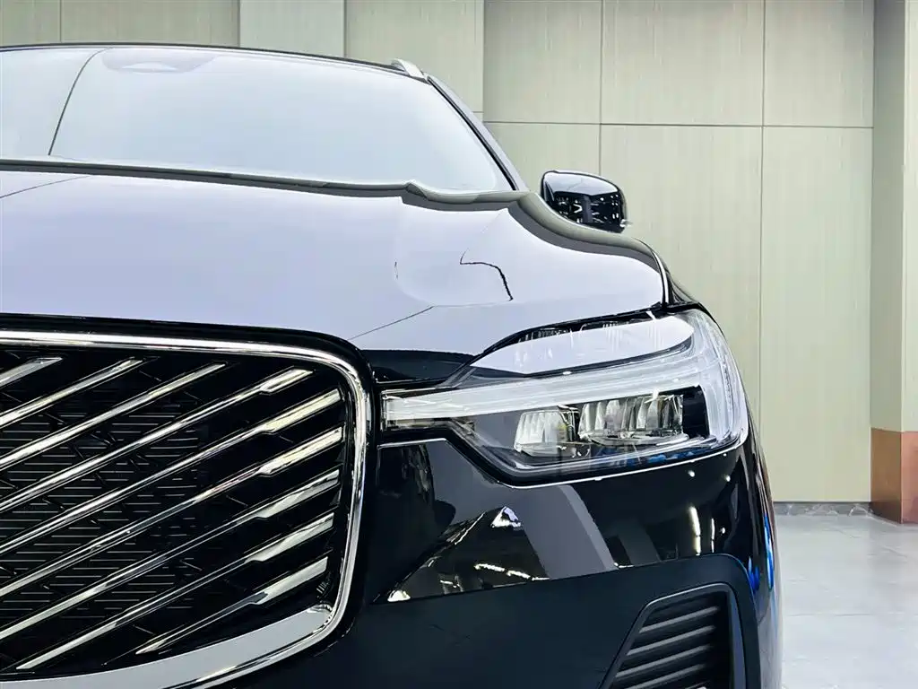 Volvo XC60 2026 B5 four-wheel drive Zhiyuan Deluxe Edition купить на сайте DeffCars