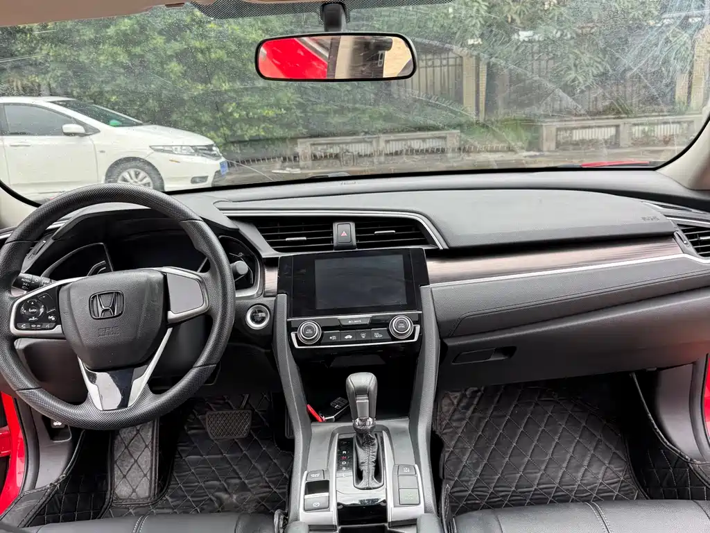 Civic 2019 220TURBO CVT Dynamic Edition National V купить на сайте DeffCars