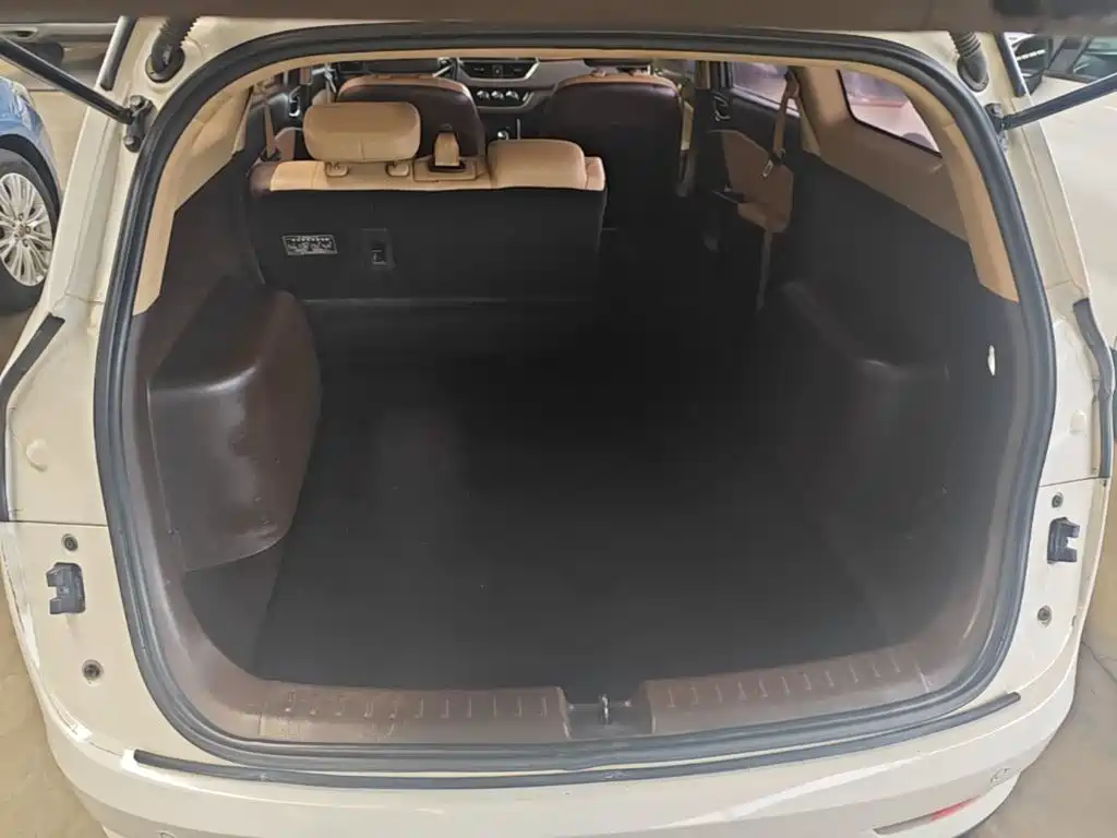 Baojun 310W 2017 1.5L manual fashion model National V купить на сайте DeffCars
