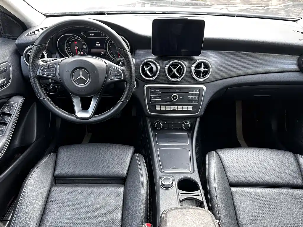 Mercedes-Benz GLA 2018 GLA 200 Dynamic купить на сайте DeffCars