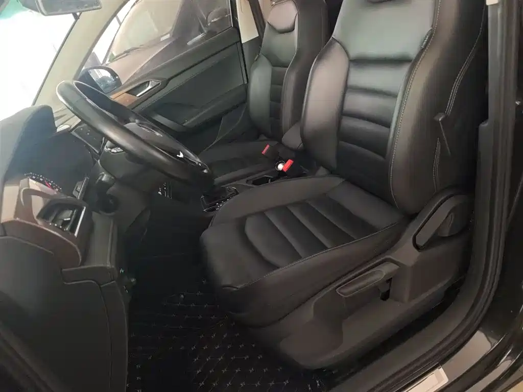 Tuyue 2021 280TSI two-wheel drive comfort version купить на сайте DeffCars