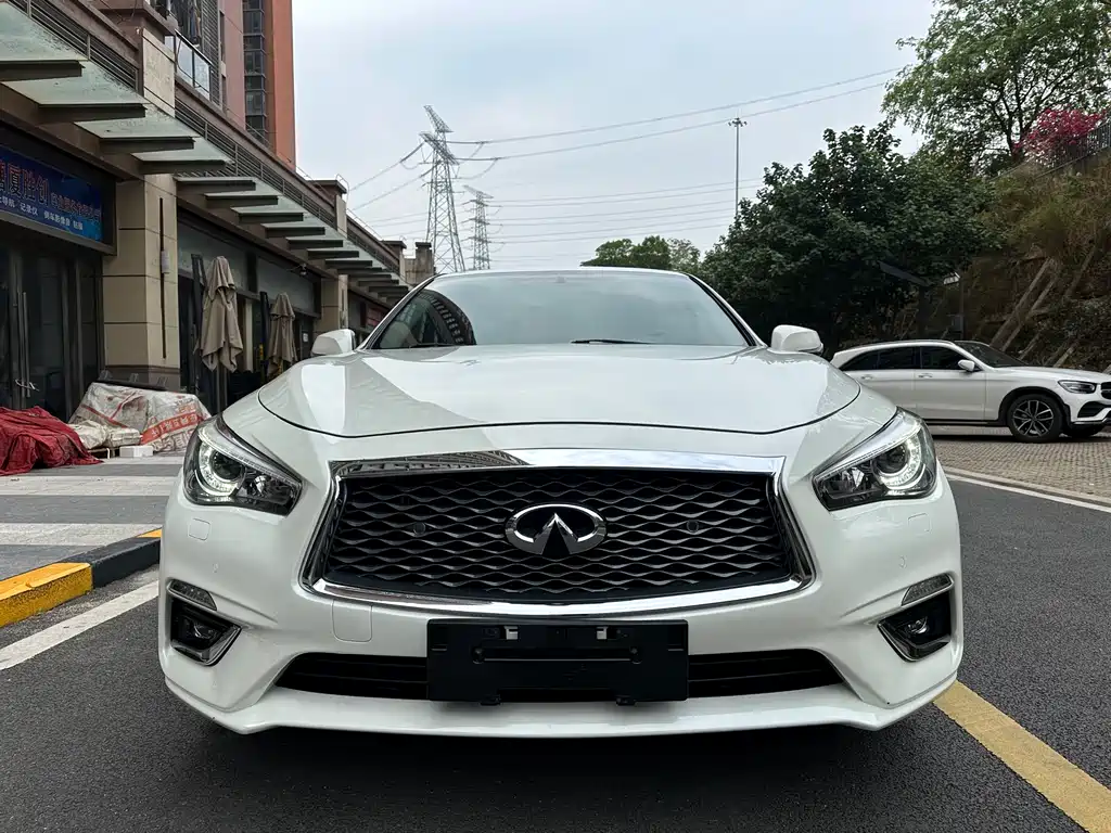 Infiniti Q50L 2018 2.0T Premium Edition National VI купить на сайте DeffCars