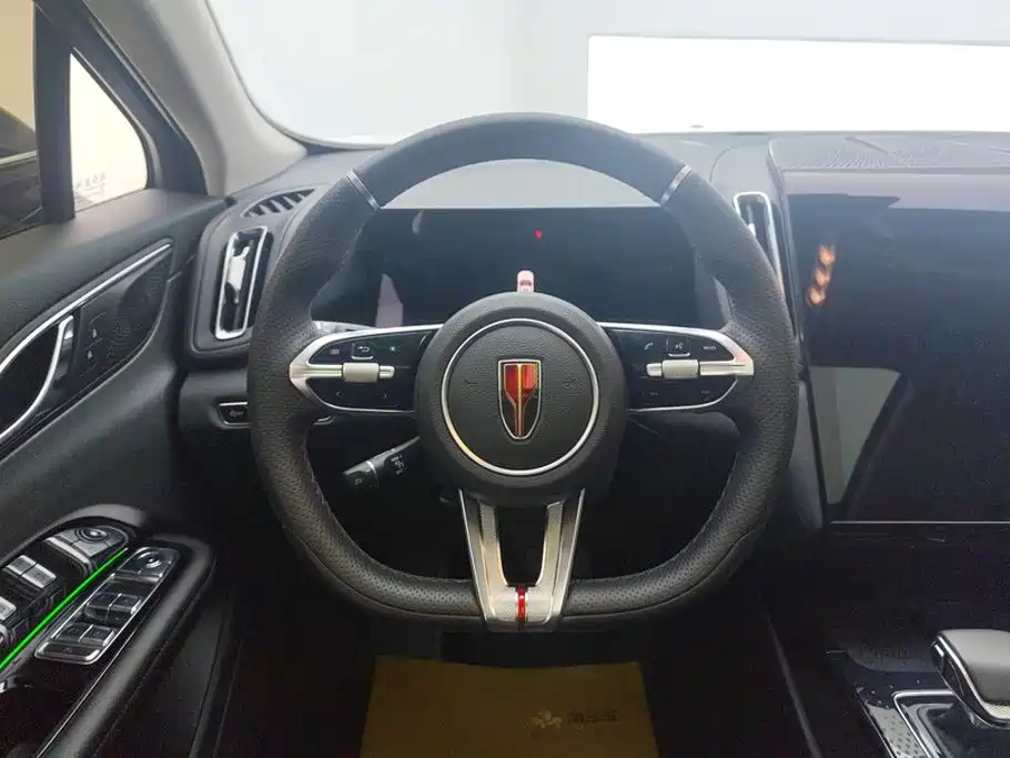Hongqi HS3 2023 1.5T two-wheel drive good version купить на сайте DeffCars