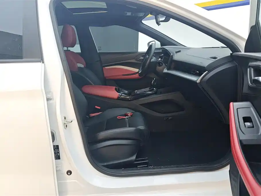 MG5 2023 180DVVT CVT Deluxe Edition купить на сайте DeffCars