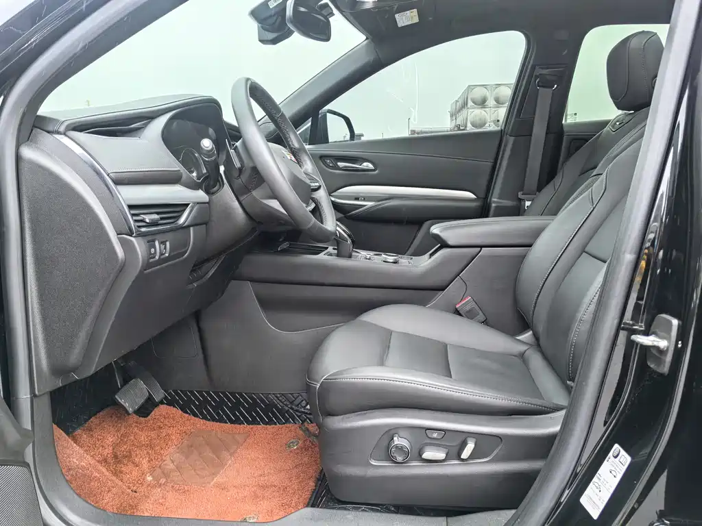 Cadillac XT4 2023 28T two-wheel drive premium model купить на сайте DeffCars