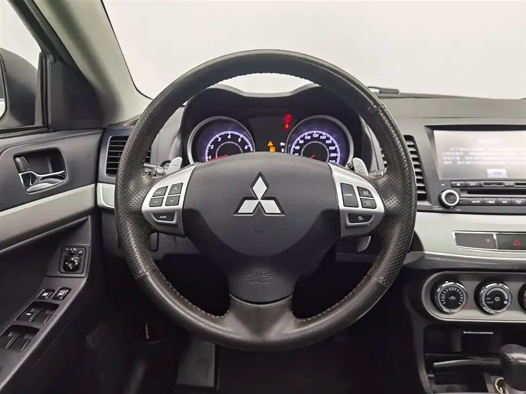Yishen 2015 1.8L CVT Premium Edition National V купить на сайте DeffCars