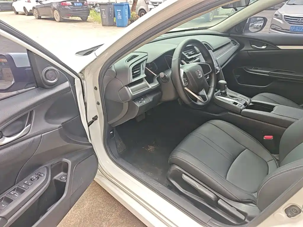 Civic 2019 220TURBO CVT Dynamic Edition National VI купить на сайте DeffCars