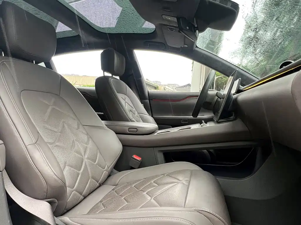 NIO ET7 2024 75kWh Executive Signature Edition купить на сайте DeffCars