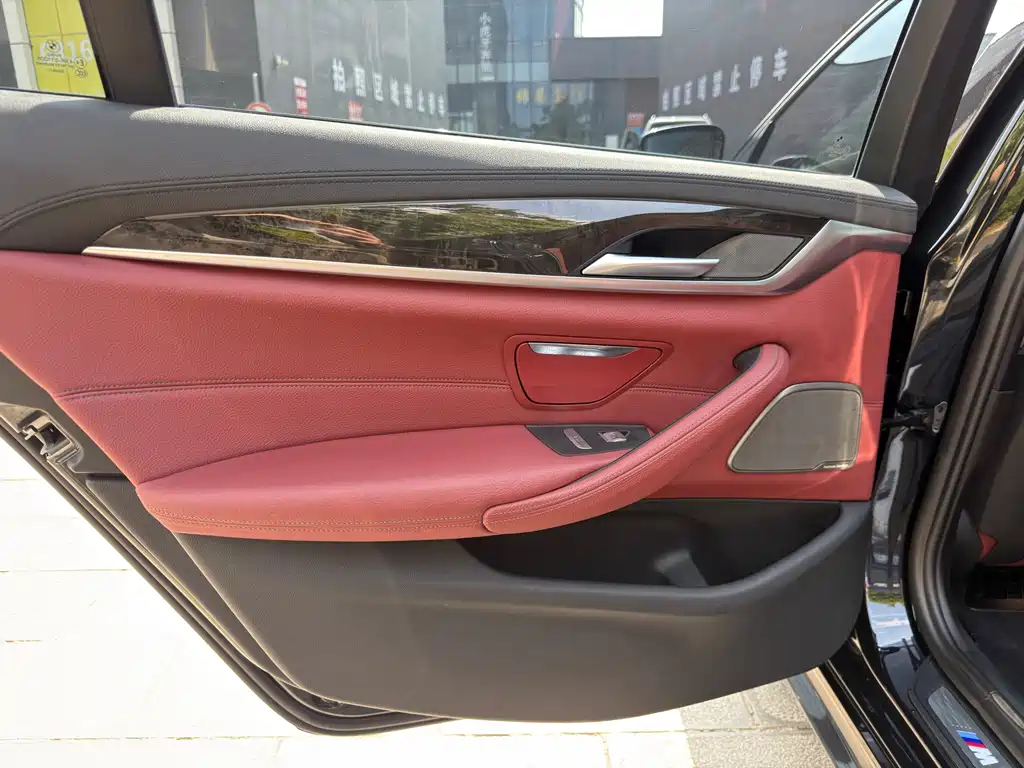 BMW 5 Series 2019 530Li Exclusive M Sports Package купить на сайте DeffCars