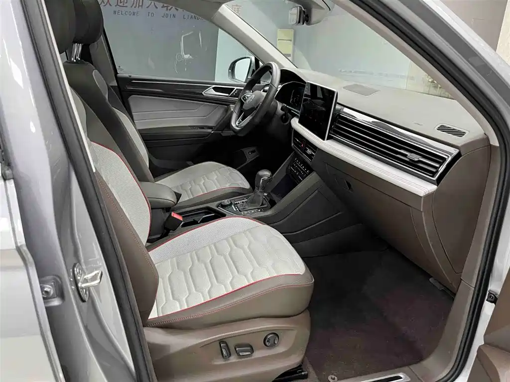 Tiguan L 2022 380TSI automatic four-wheel drive R-Line flagship version 7 seats купить на сайте DeffCars