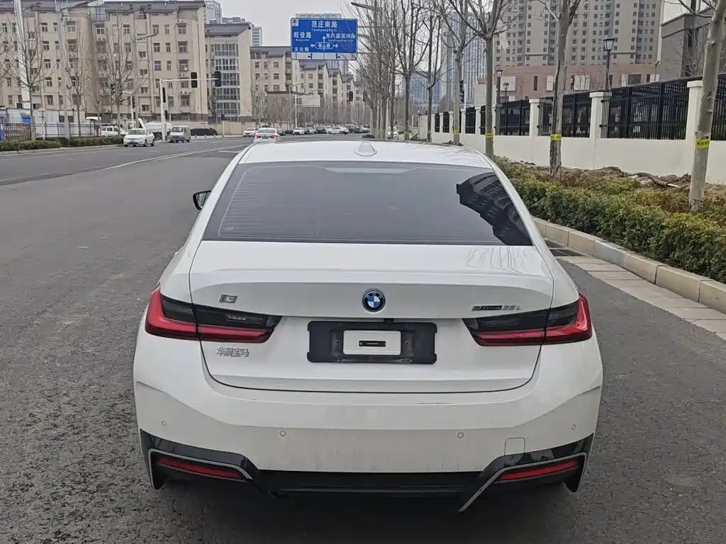 BMW i3 2025 eDrive 35 L купить на сайте DeffCars